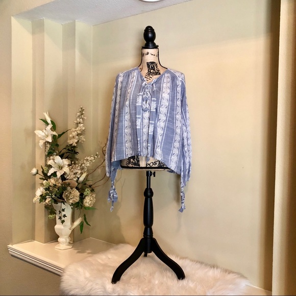 ~Vintage Havana~ lace-up printed tie cuff blouse. - Picture 2 of 6